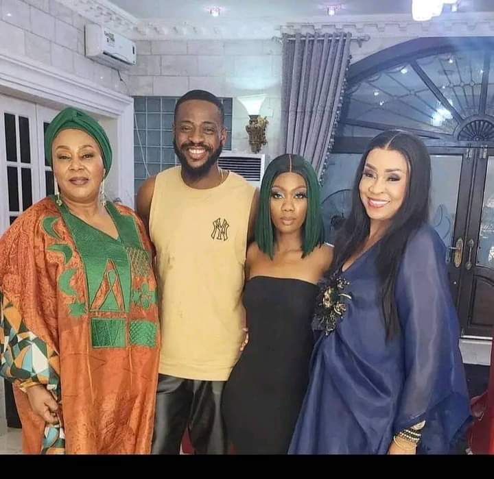 Blue Aiva Fans Jubilate As She Meets Yemi Cregx Family Photos