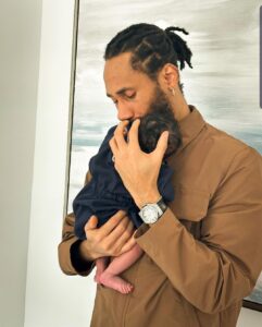 Phyno welcome a child